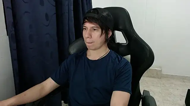 Snapshot of Daniell_Young chatting on 11/18/25, 07:35 Daniell Young online show from 11/18/25, 07:35