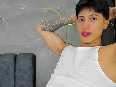 Klein summer online show from 11/14/25, 11:02