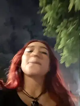 Snapshot of Eveelyn_25x chatting on 11/15/25, 02:42 Eveelyn 25x online show from 11/15/25, 02:42