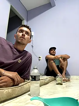 Snapshot of novinita0027 chatting on 11/23/25, 12:21 novinita0027 online show from 11/23/25, 12:21