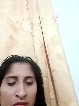 Snapshot of CarolinaNavas33 chatting on 12/02/25, 02:56 CarolinaNavas33 online show from 12/02/25, 02:56