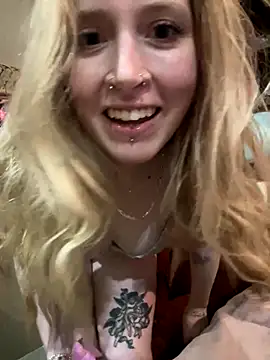 Snapshot of Bambii_Blue333 chatting on 11/20/25, 09:58 Bambii Blue333 online show from 11/20/25, 09:58