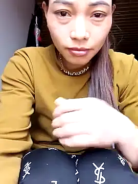 Snapshot of _Su-Su_ chatting on 11/15/25, 06:11 Su-Su online show from 11/15/25, 06:11