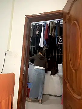 Snapshot of yiyi0316 chatting on 11/30/25, 10:19 yiyi0316 online show from 11/30/25, 10:19