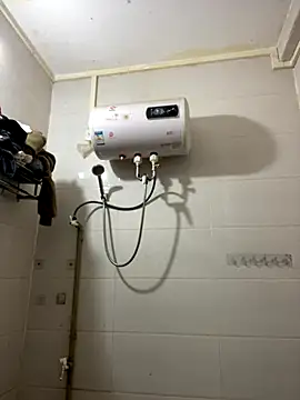 Snapshot of yiyi0316 chatting on 12/03/25, 04:16 yiyi0316 online show from 12/03/25, 04:16