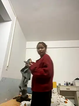 Snapshot of yiyi0316 chatting on 12/05/25, 05:31 yiyi0316 online show from 12/05/25, 05:31