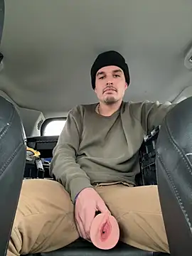 Snapshot of Skaterboy678 chatting on 11/26/25, 07:04 Skaterboy678 online show from 11/26/25, 07:04