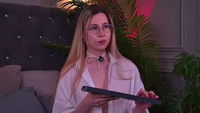 -SaraBlack- online show from 07/17/26, 04:23