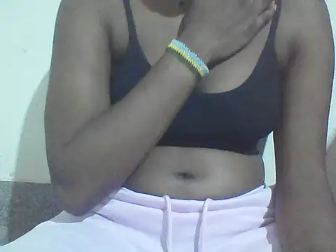 Snapshot of StormzyLeila chatting on 11/21/25, 03:05 StormzyLeila online show from 11/21/25, 03:05