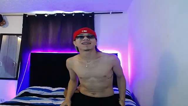 Anyelo hot1111 online show from 11/15/25, 12:23