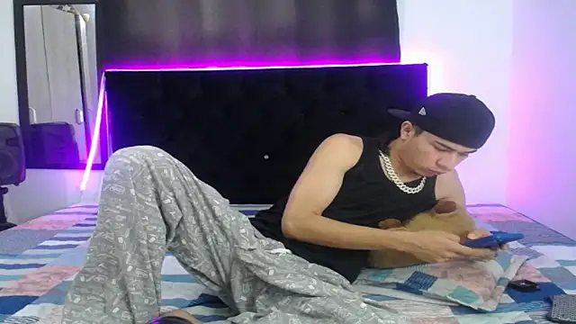 Anyelo hot1111 online show from 11/19/25, 12:49