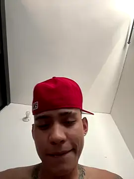 Snapshot of Scott_hots69 chatting on 11/17/25, 06:35 Scott hots69 online show from 11/17/25, 06:35