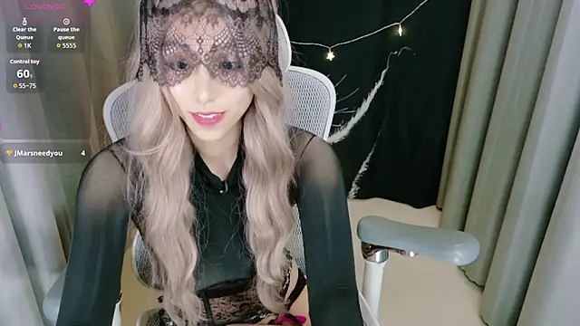 Snapshot of Lulu_QAQ chatting on 11/20/25, 04:07 Lulu QAQ online show from 11/20/25, 04:07