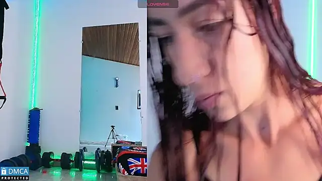 Snapshot of scarlett_fire5 chatting on 04/23/26, 05:26 scarlett fire5 online show from 04/23/26, 05:26