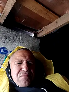 Snapshot of GIRTHMAN2000 chatting on 11/20/25, 10:53 GIRTHMAN2000 online show from 11/20/25, 10:53