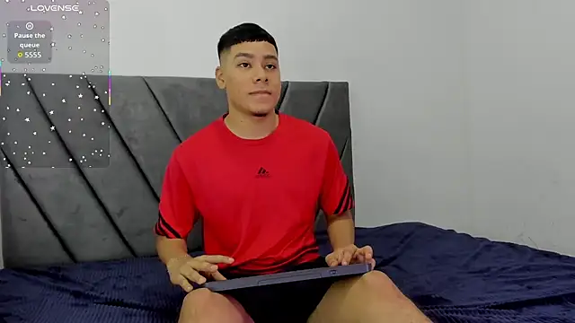 Lucastorrez01 online show from 07/27/26, 11:23
