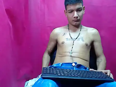 hot1090 online show from 11/17/25, 07:19