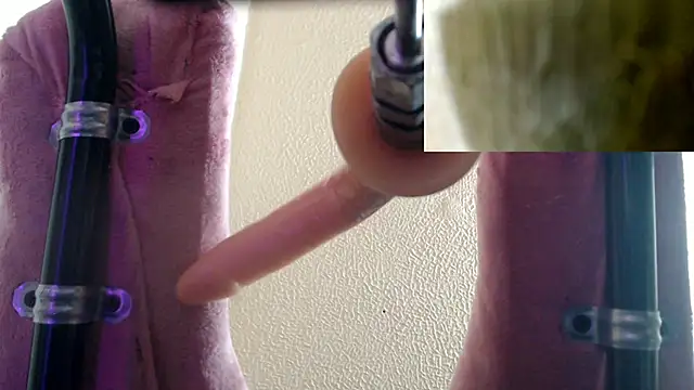 Snapshot of Lunabunnyx chatting on 11/20/25, 09:03 Lunabunnyx online show from 11/20/25, 09:03