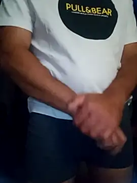 Snapshot of MilfyDilf40 chatting on 11/25/25, 03:50 MilfyDilf40 online show from 11/25/25, 03:50