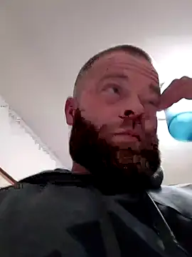 Snapshot of FrazierMoney chatting on 11/16/25, 08:31 FrazierMoney online show from 11/16/25, 08:31