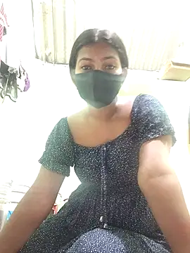 Snapshot of Hot-Pari2 chatting on 11/17/25, 06:19 Hot-Pari2 online show from 11/17/25, 06:19