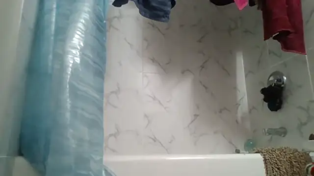 Snapshot of bubzorig chatting on 12/15/25, 07:23 bubzorig online show from 12/15/25, 07:23