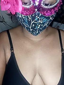 Snapshot of arpitaroy0 chatting on 11/18/25, 03:49 arpitaroy0 online show from 11/18/25, 03:49