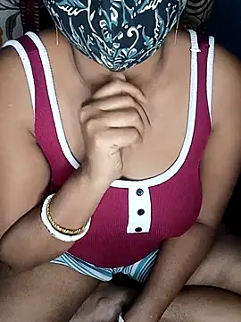 Snapshot of arpitaroy0 chatting on 11/19/25, 02:17 arpitaroy0 online show from 11/19/25, 02:17