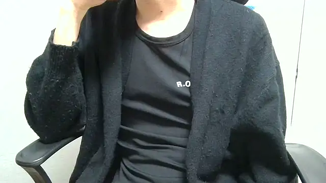 minhyuck001 online show from 11/20/25, 12:05