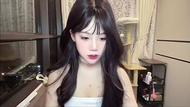 Snapshot of Sep-oo chatting on 05/15/26, 12:23 Sep-oo online show from 05/15/26, 12:23