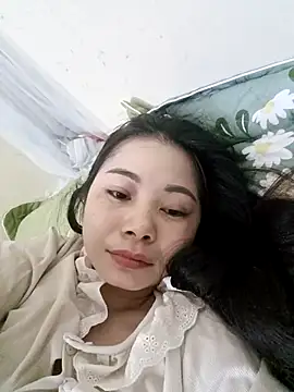 Snapshot of Moon-night222 chatting on 12/05/25, 12:52 Moon-night222 online show from 12/05/25, 12:52