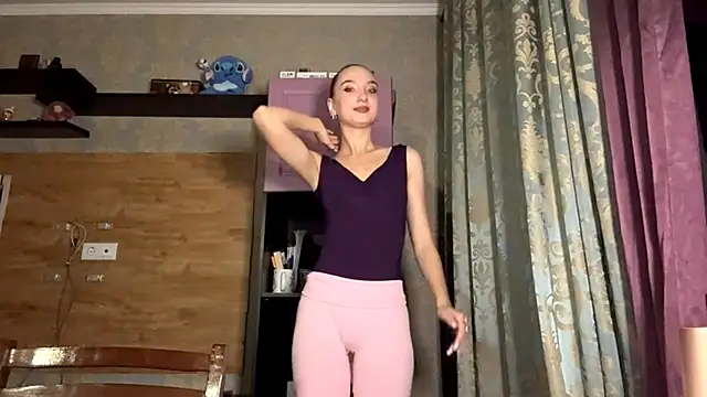 Snapshot of BrocadedEmulsion chatting on 11/21/25, 04:16 BrocadedEmulsion online show from 11/21/25, 04:16