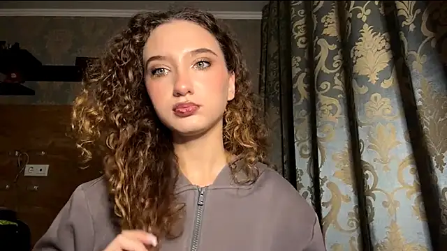 Snapshot of BrocadedEmulsion chatting on 12/01/25, 04:23 BrocadedEmulsion online show from 12/01/25, 04:23