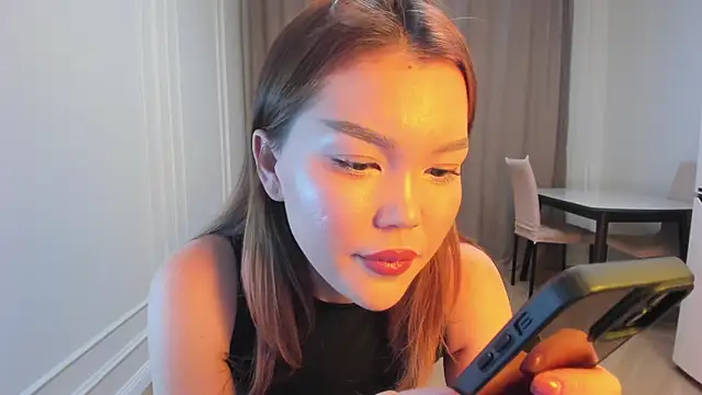 Snapshot of sakuraleen chatting on 12/05/25, 07:21 sakuraleen online show from 12/05/25, 07:21