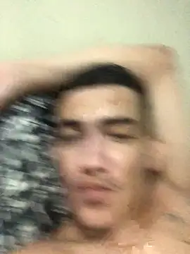 Snapshot of Lucasdanadoo chatting on 11/17/25, 12:05 Lucasdanadoo online show from 11/17/25, 12:05