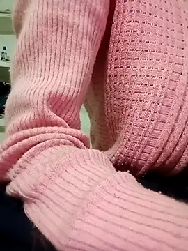 Snapshot of Anushasharma89 chatting on 11/28/25, 12:46 Anushasharma89 online show from 11/28/25, 12:46