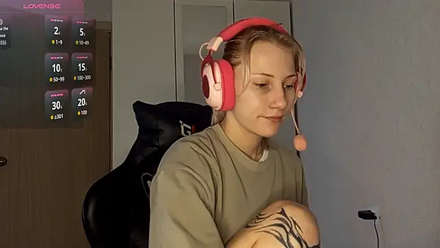 FoxySable online show from 11/19/25, 08:14