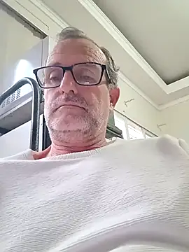 Snapshot of nard53 chatting on 12/14/25, 08:52 nard53 online show from 12/14/25, 08:52