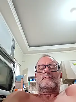 Snapshot of nard53 chatting on 02/01/26, 01:09 nard53 online show from 02/01/26, 01:09