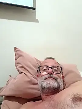 Snapshot of nard53 chatting on 03/19/26, 01:31 nard53 online show from 03/19/26, 01:31