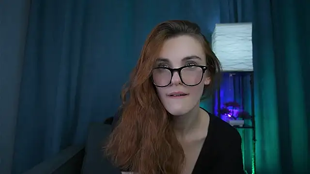 Snapshot of foxy_cute4you chatting on 11/30/25, 07:18 foxy cute4you online show from 11/30/25, 07:18