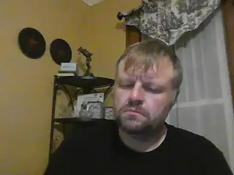 Snapshot of TheOneDonShaun chatting on 11/25/25, 08:03 TheOneDonShaun online show from 11/25/25, 08:03