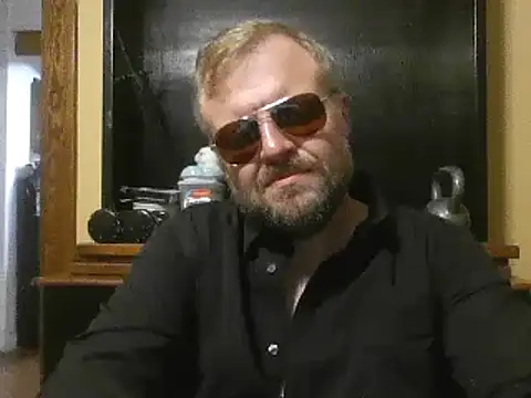 Snapshot of TheOneDonShaun chatting on 06/11/26, 02:22 TheOneDonShaun online show from 06/11/26, 02:22
