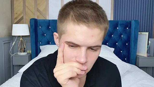 Snapshot of Piter_Ward chatting on 11/24/25, 11:04 Piter Ward online show from 11/24/25, 11:04