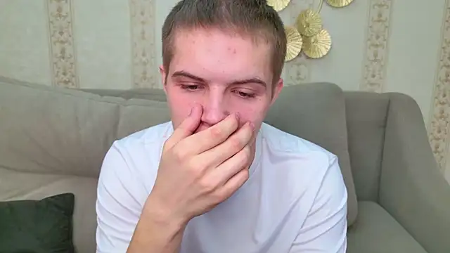 Snapshot of Piter_Ward chatting on 12/04/25, 08:39 Piter Ward online show from 12/04/25, 08:39