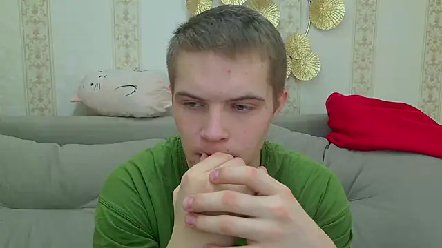 Snapshot of Piter_Ward chatting on 12/14/25, 08:35 Piter Ward online show from 12/14/25, 08:35