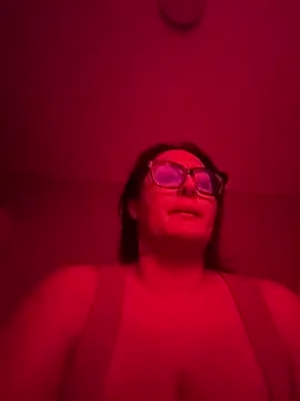 Snapshot of Melyss20 chatting on 11/17/25, 06:08 Melyss20 online show from 11/17/25, 06:08