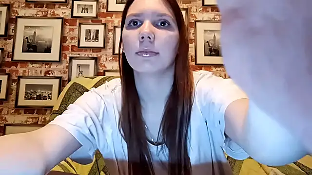 EvieBaggette online show from 12/03/25, 06:10