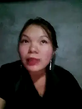 Snapshot of yu-zhen chatting on 11/17/25, 01:39 yu-zhen online show from 11/17/25, 01:39