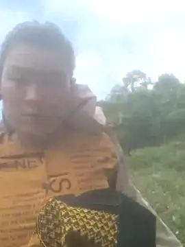 Snapshot of meomeo-00 chatting on 11/22/25, 02:21 meomeo-00 online show from 11/22/25, 02:21